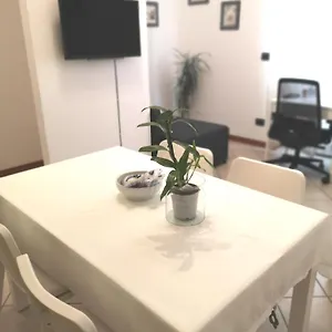 appartamento-in-centro-con-parcheggio-privato.it-lombardy.com/