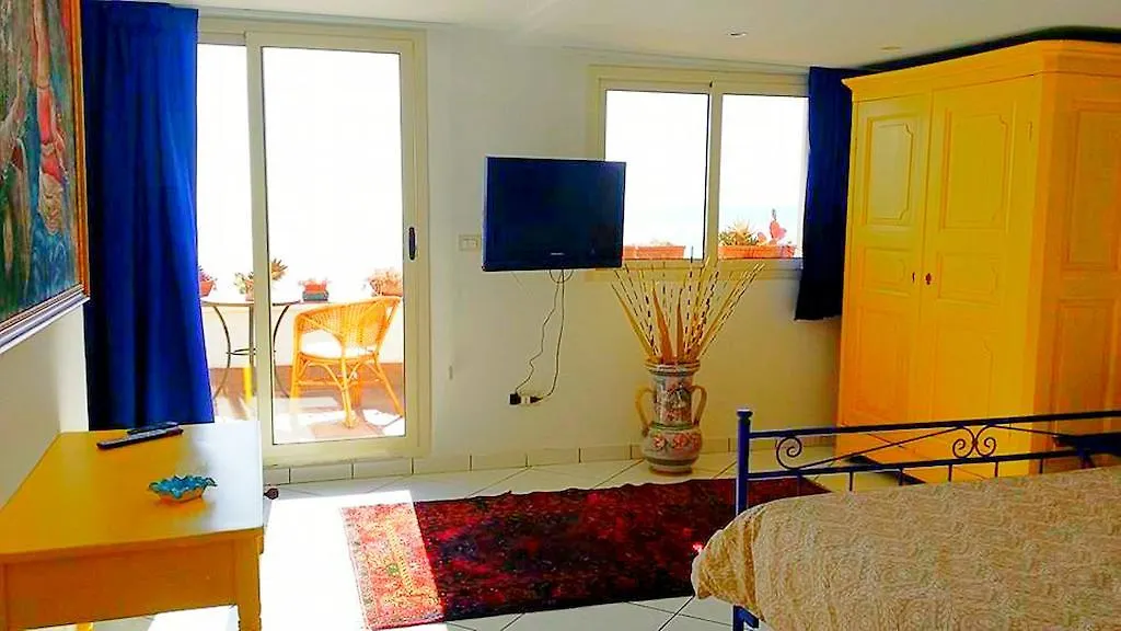 Casa Sul Mare Bed and Breakfast Catania 3*,  Italia