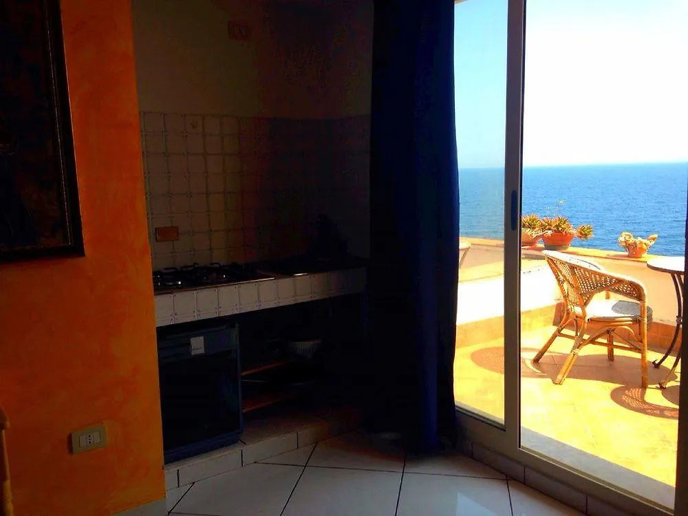 Casa Sul Mare Bed and Breakfast Catania 3*,